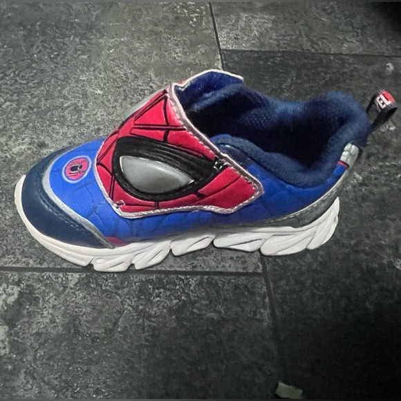 Marvel Spiderman Light Up Shoes - Picture 7 of 11